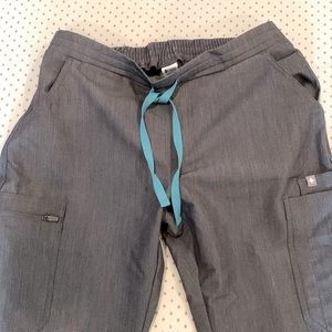 Figs Yola skinny scrub pants
